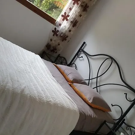 فندق - De